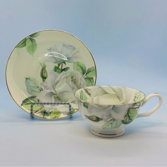 Bristol by Stechcol Fine Bone China White Roses Cup & Saucer Gold Trim Off-White - Picture 1 of 16